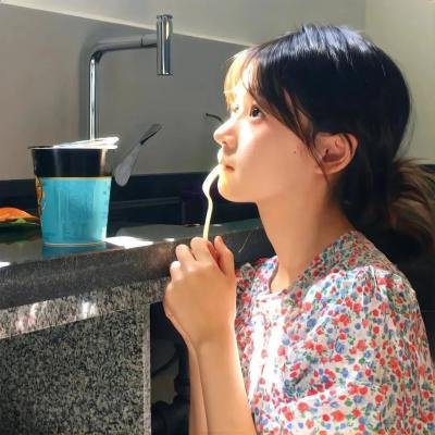 铁路的白蔷薇
